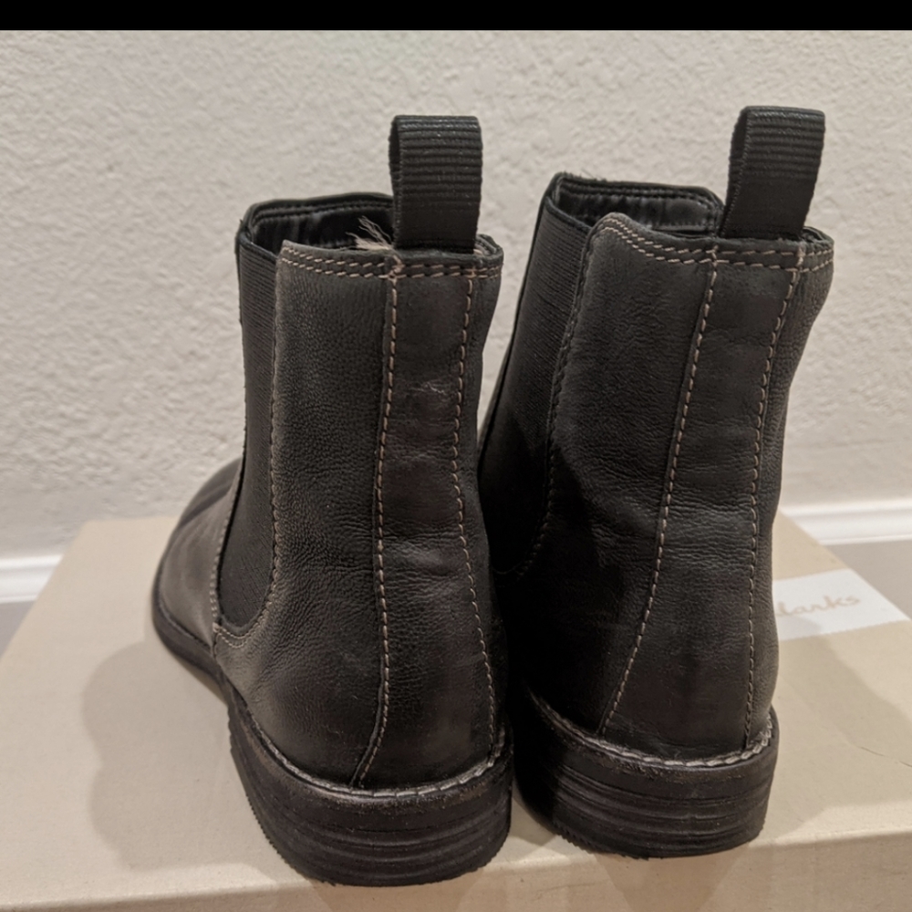 Clarks Chelsea Boot - Picture 3 of 4